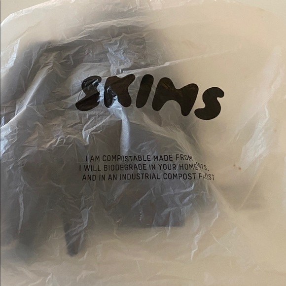 NWT SKIMS Weightless Scoop Bra - Espresso 40DD - Picture 4 of 8